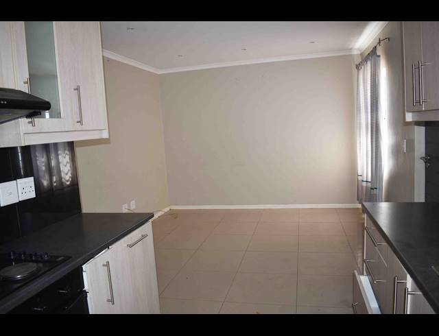 3 BEDROOM FREEHOLD FOR SALE IN BERNADINO HEIGHTS